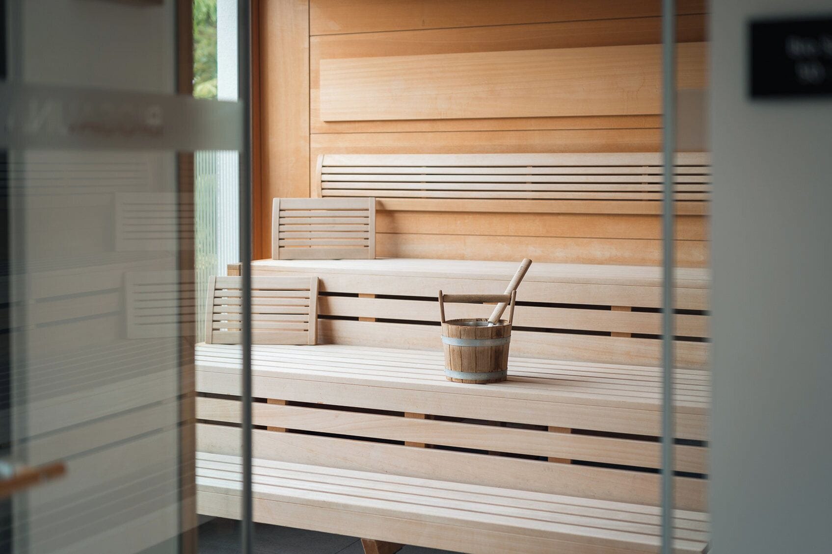 sauna, steam room, body treatments, hydrotherapy, aromatherapy