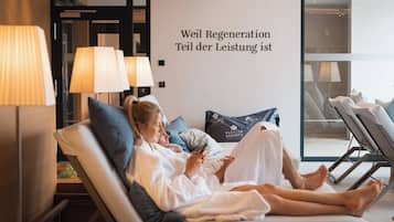 Een sauna, een stoombad, lichaamsbehandelingen, hydrotherapie