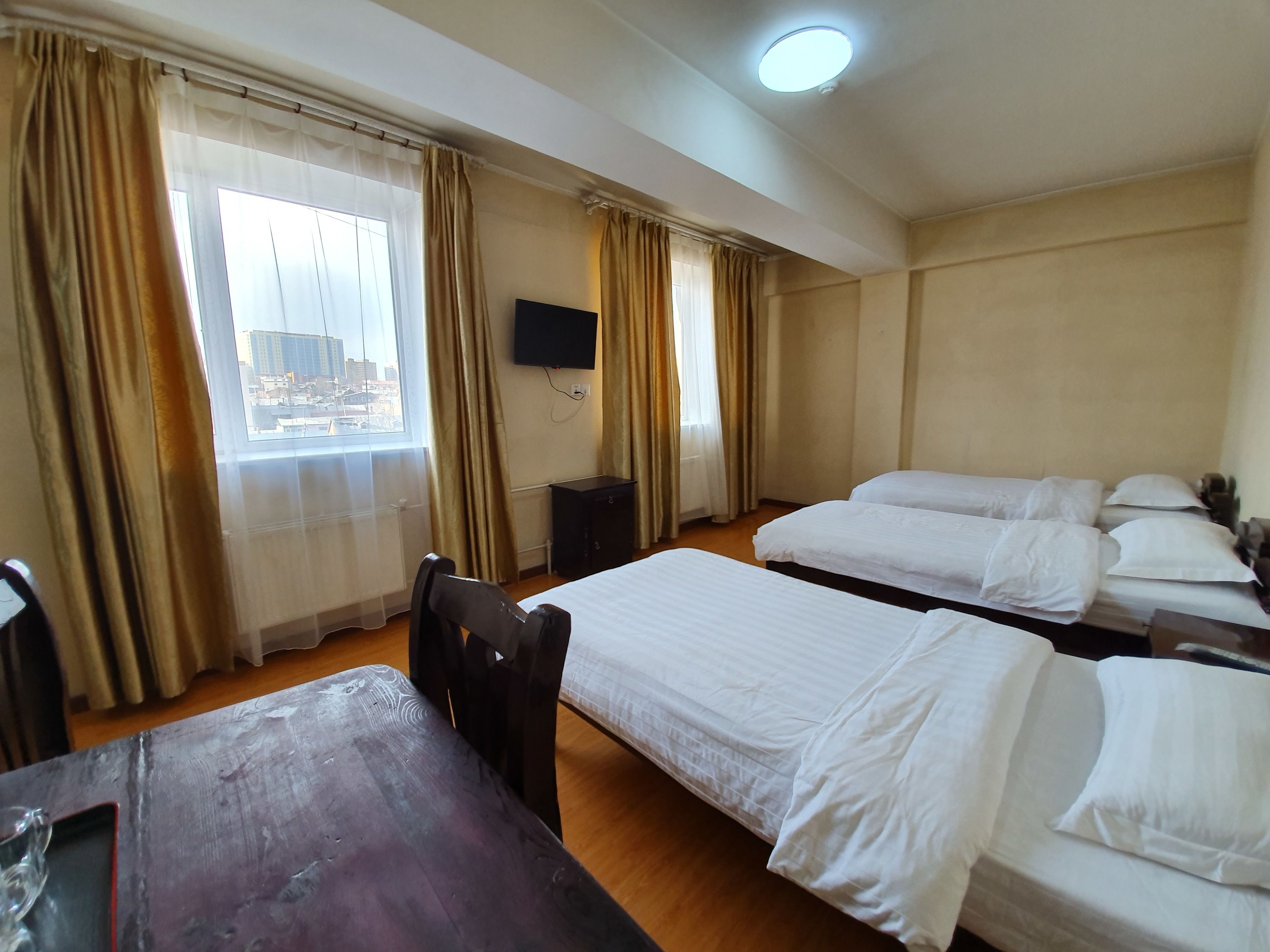 triple room | living room | lcd tv