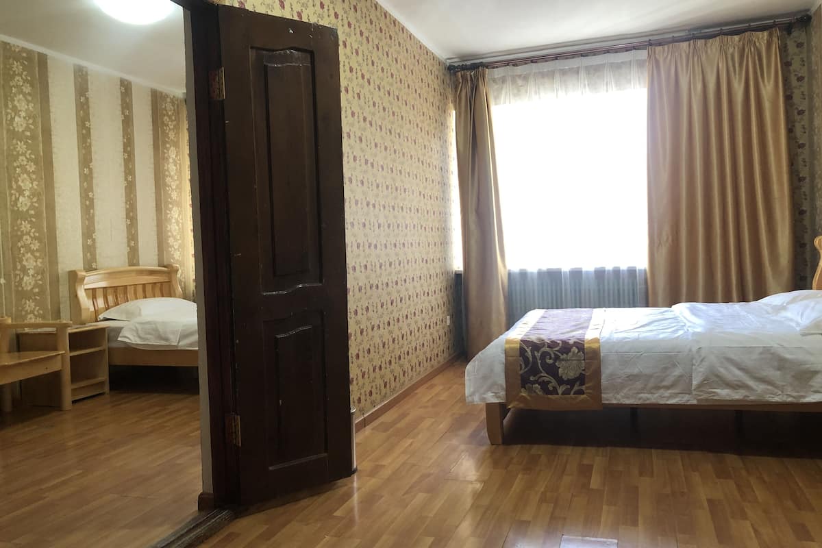 deluxe room | living room | lcd tv