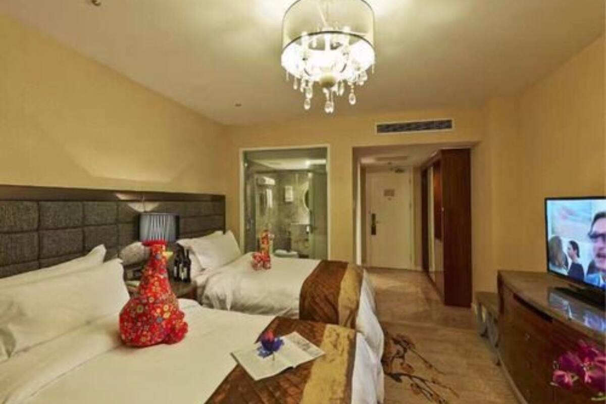 Minibar, in-room safe, desk, blackout curtains
