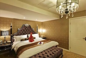 Minibar, in-room safe, desk, blackout drapes