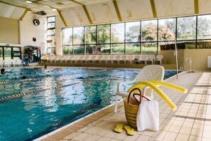 Indoor pool, seasonal outdoor pool, pool loungers
