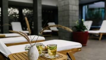 Couples treatment rooms, sauna, hot tub, body treatments