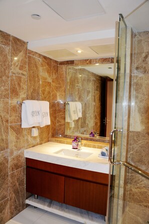 Shower, free toiletries, hair dryer, slippers