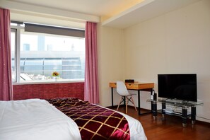 Desk, blackout curtains, free WiFi