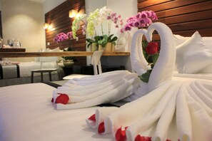 Minibar, két bảo mật tại phòng, bàn, màn/rèm cản sáng 