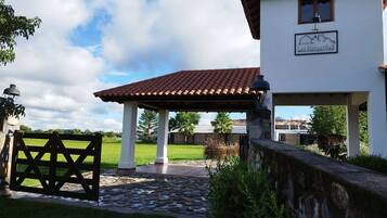 Fachada de la propiedad