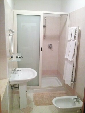 Appartement, 1 chambre, salle de bains attenante (Tulipano) | Salle de bain