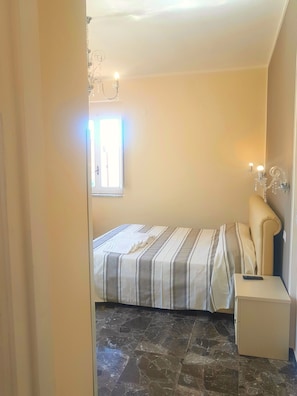 Suite, Jetted Tub | Minibar, in-room safe, desk, soundproofing - B&B THE TOWER Tropea (Tropea)