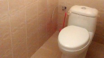 Villa, Accessible | Bathroom | Shower, free toiletries, towels