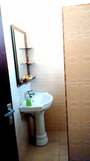 Bathroom - Villa Uroa Barabara (Uroa)