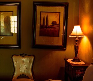 1 bedroom, individually decorated, individually furnished