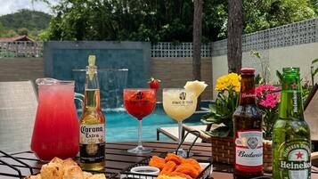 Piscina com cascata