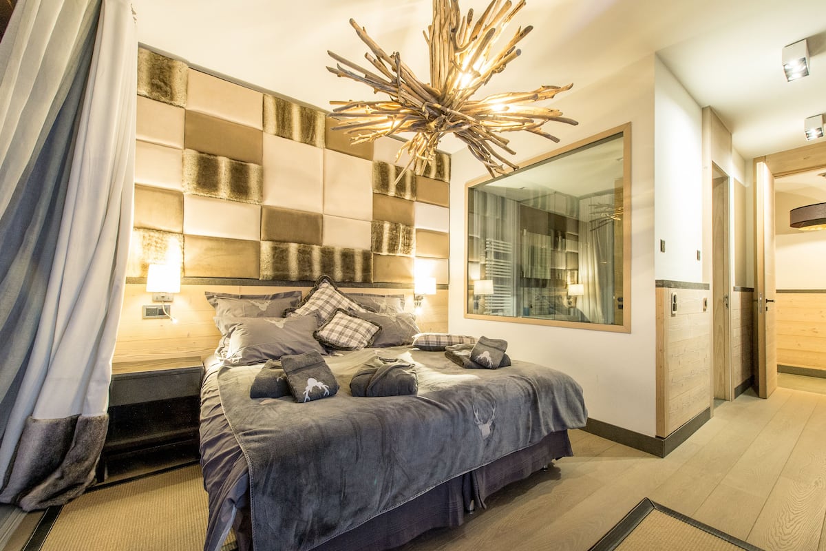 Chalet Supérieur, 4 chambres, terrasse | Coffres-forts dans les chambres, décoration personnalisée