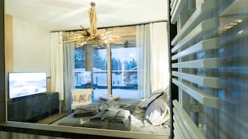 Chalet Superior, 4 kamar tidur, teras | Ruang keluarga | TV