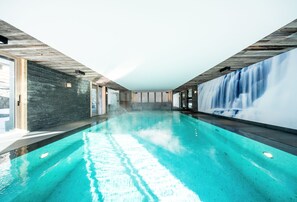Piscine intérieure