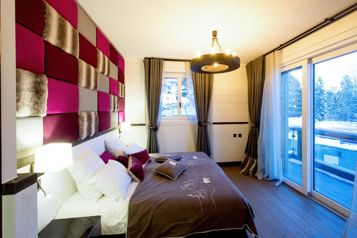 Chalet Deluxe, 2 chambres, terrasse (Bellalui) | Coffres-forts dans les chambres, décoration personnalisée