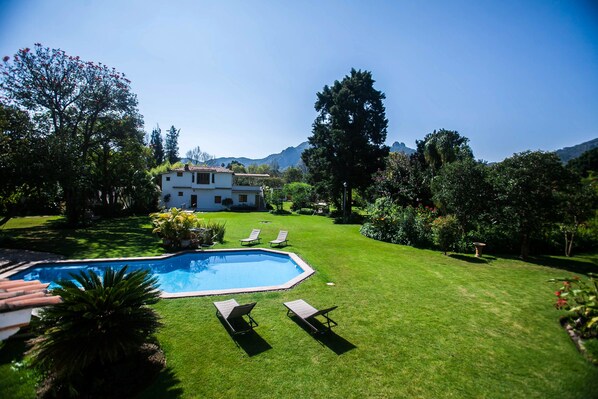 Outdoor pool - Casa Flor de Mayo (Tepoztlán)