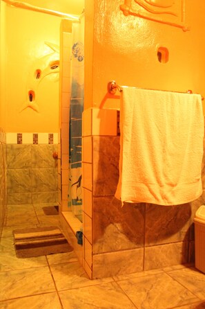 Chambre Standard avec lits jumeaux | Salle de bain
