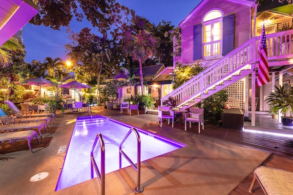 Outdoor pool, sun loungers