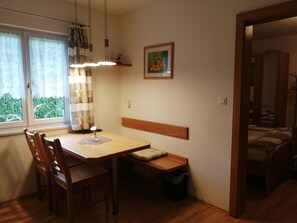 Leilighet – standard, 1 soverom | Eget kjøkken | Kjøleskap, mikrobølgeovn, ovn og kokeplater