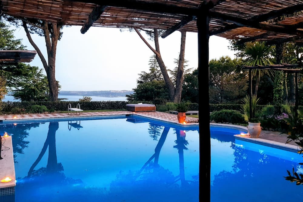 Almanuda Naturist Village