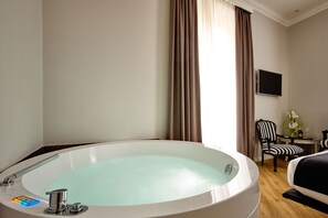 套房, 按摩浴缸 | 按摩浴缸