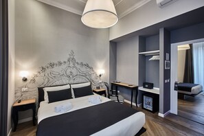Deluxe Double Room | Premium bedding, down comforters, minibar, in-room safe - Ara Suite (Rome)
