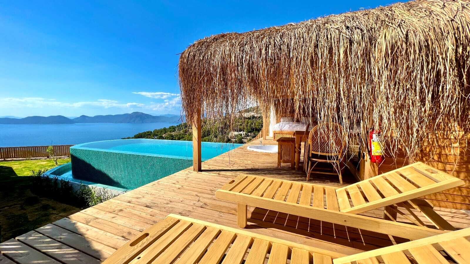 Limon ( Private Pool and Jacuzzi ) | Tempur-Pedic beds, minibar, individually decorated