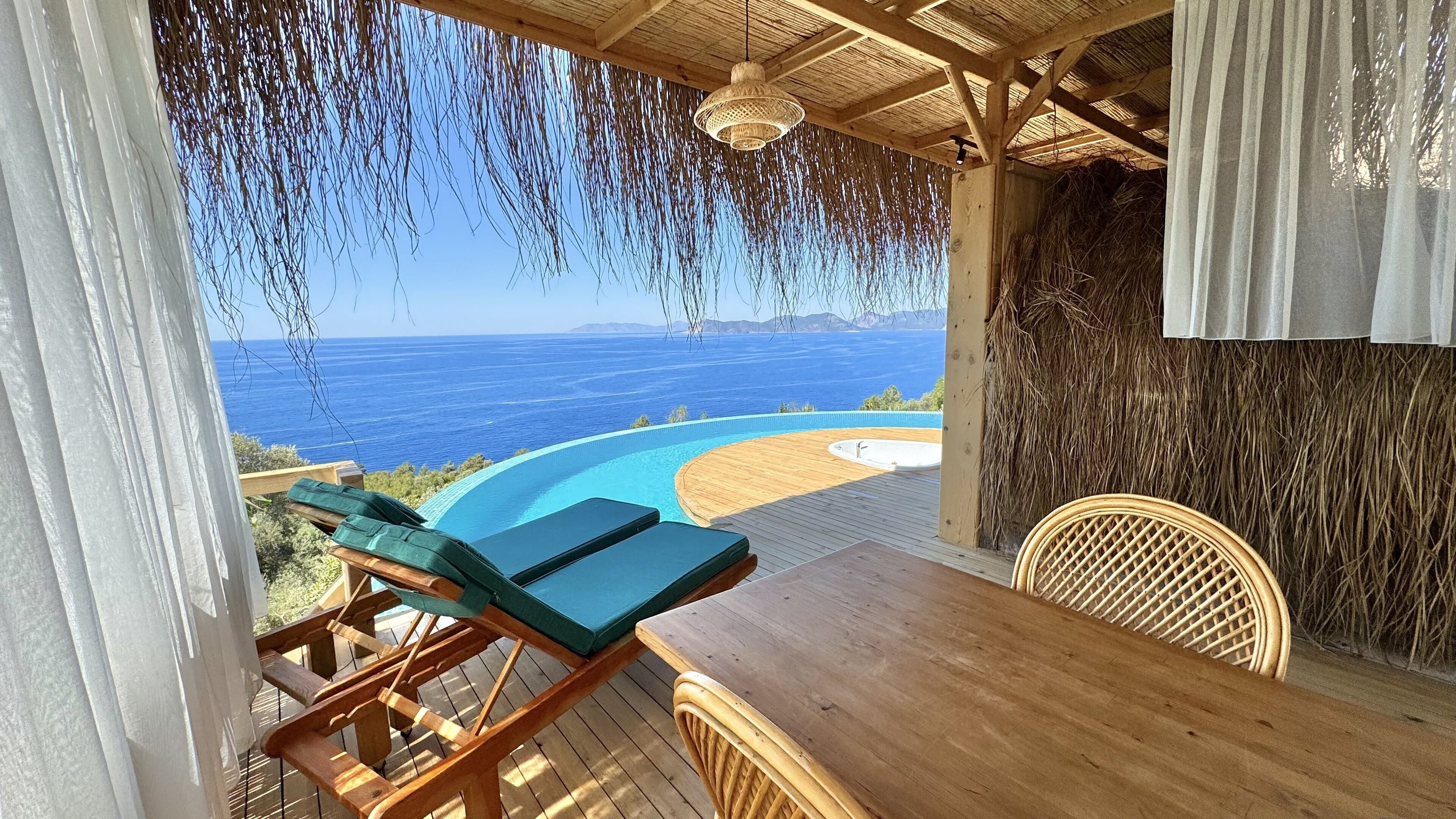 zambak ( full sea view , private pool and jacuzzi ) | in-room dining