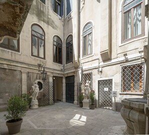 Exterior - Venice Palace Tintoretto by Wonderful Italy (Venice)