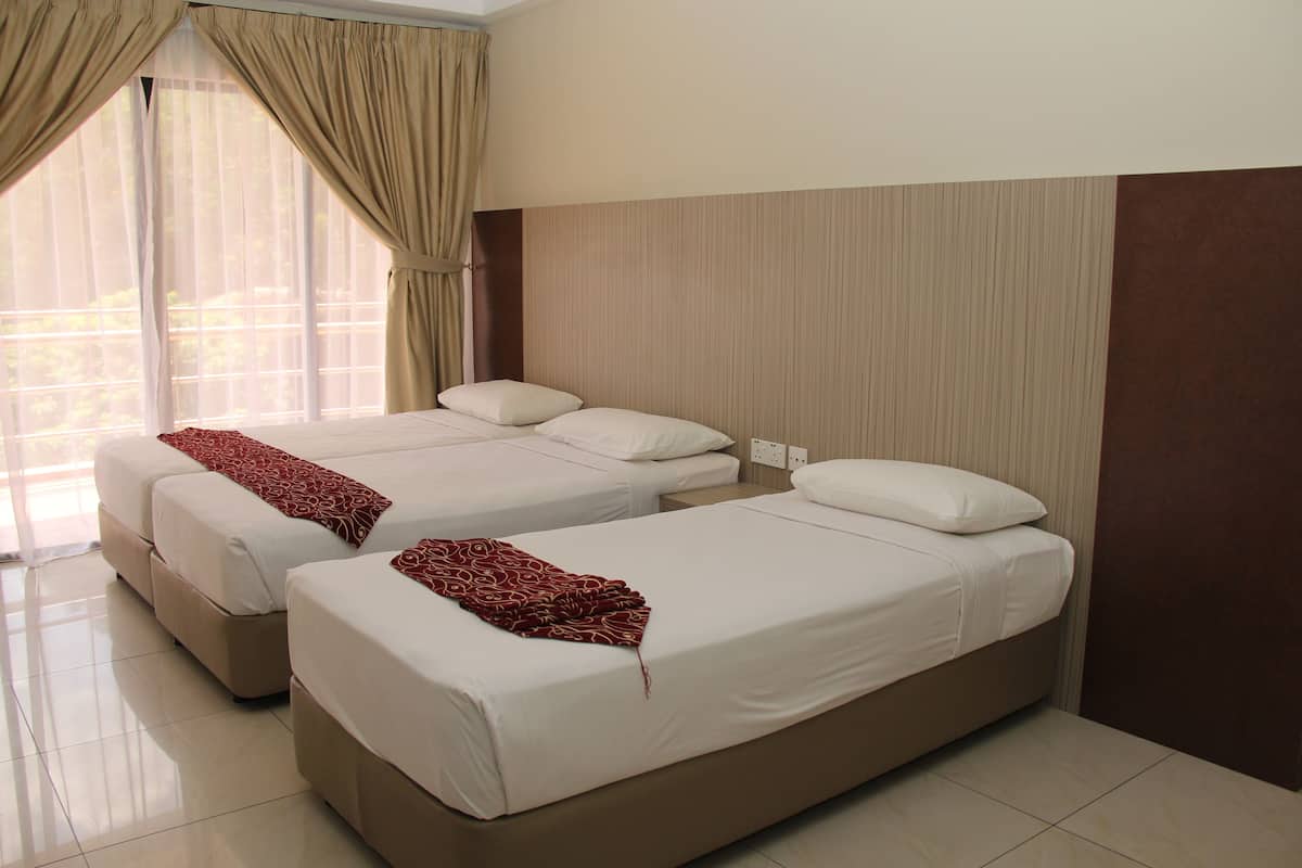 In-room safe, desk, iron/ironing board