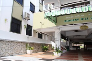 Property entrance - Beruang Hill Resort (Malacca City)
