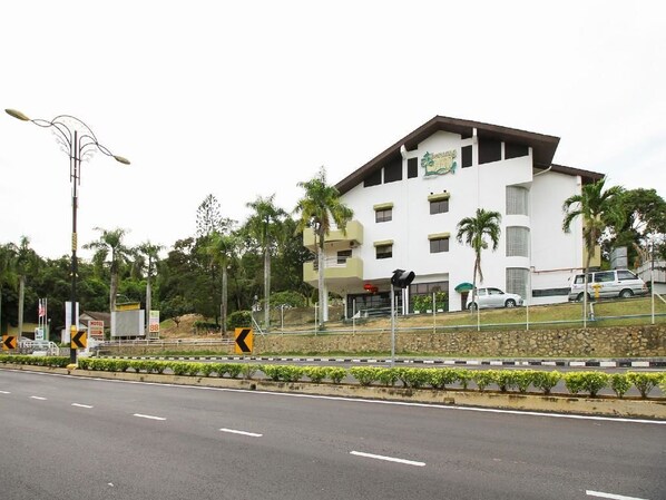 Exterior - Beruang Hill Resort (Malacca City)