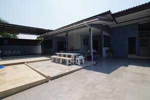4-Bedroom Private Pool Villa | Terrace/patio - Baan Samart 1 Pool Villa Hua Hin (Hua Hin)