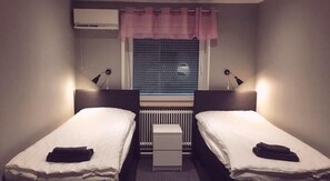 Een minibar, een bureau, geluiddichte muren, gratis wifi