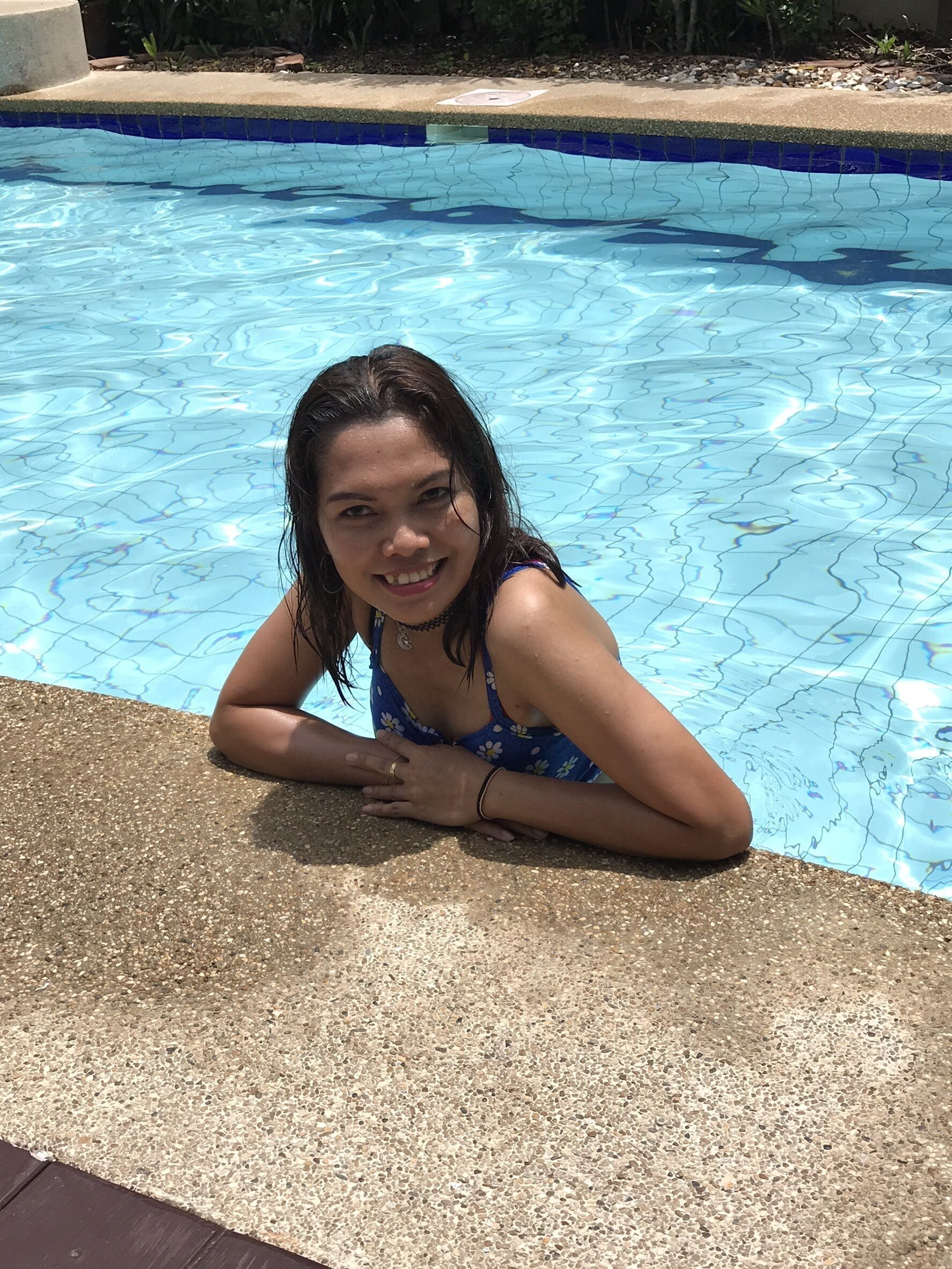 สระว่ายน้ำ