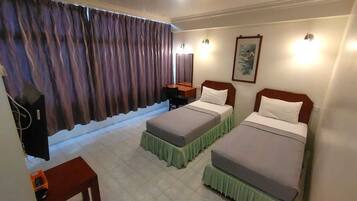 Individually furnished, desk, free WiFi, bed sheets