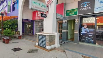 施設の正面
