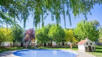 Seasonal outdoor pool