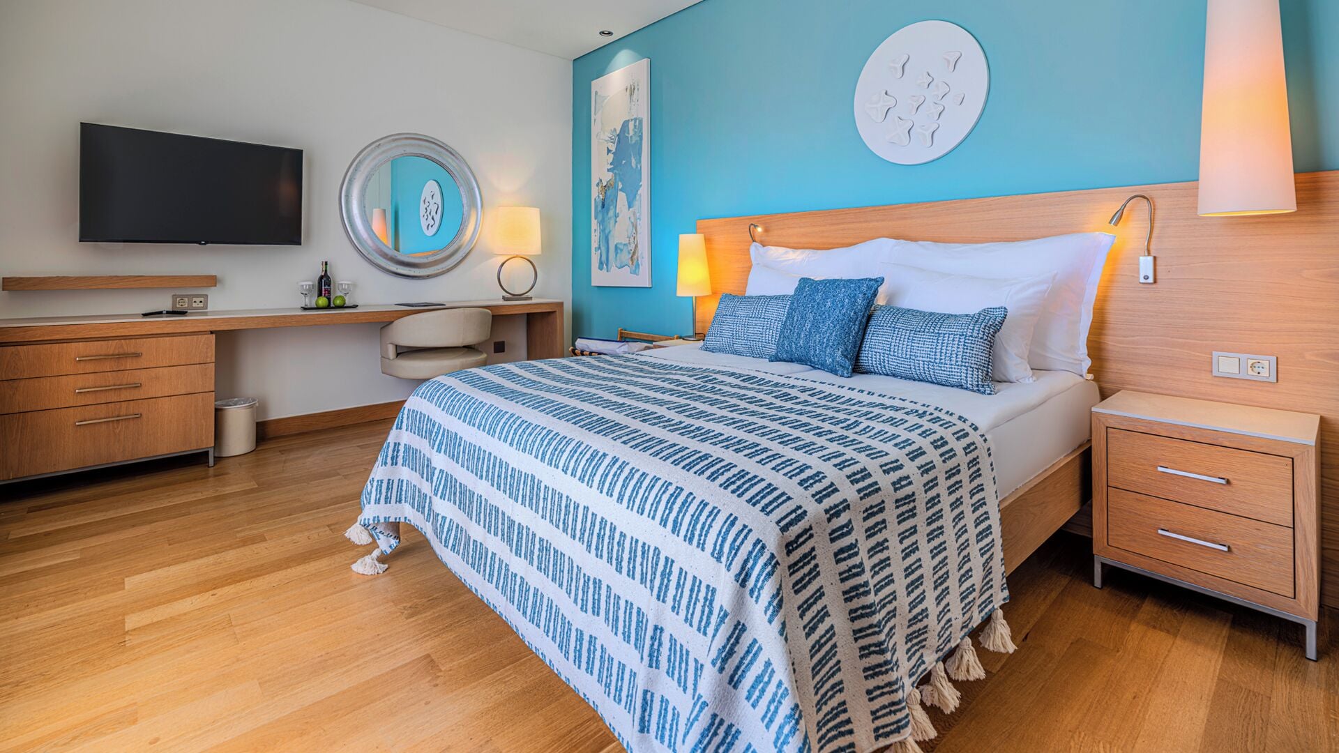 Suite, Whirlpool | Hochwertige Bettwaren, Minibar, Zimmersafe, Schreibtisch