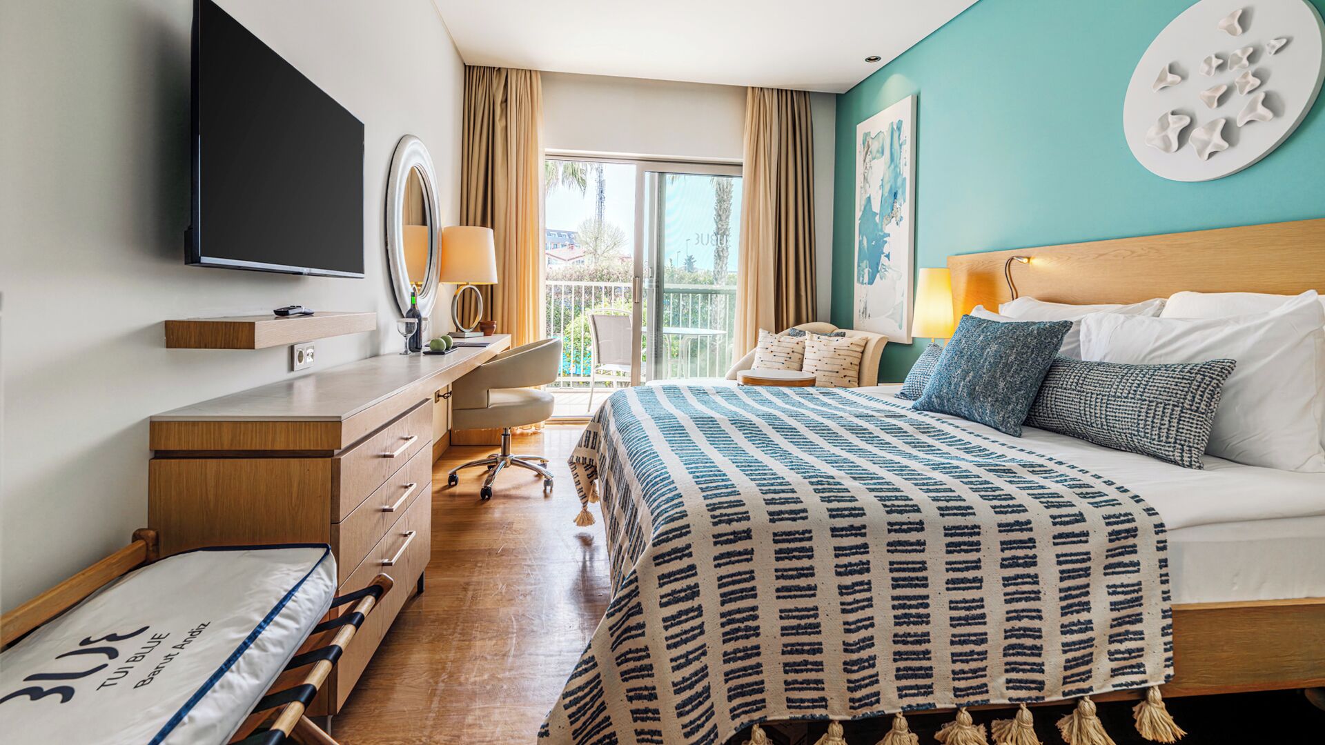 Standard-Doppel- oder -Zweibettzimmer | Hochwertige Bettwaren, Minibar, Zimmersafe, Schreibtisch