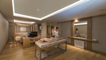 Sauna, pemandian Turki/hammam, dan 6 ruang perawatan