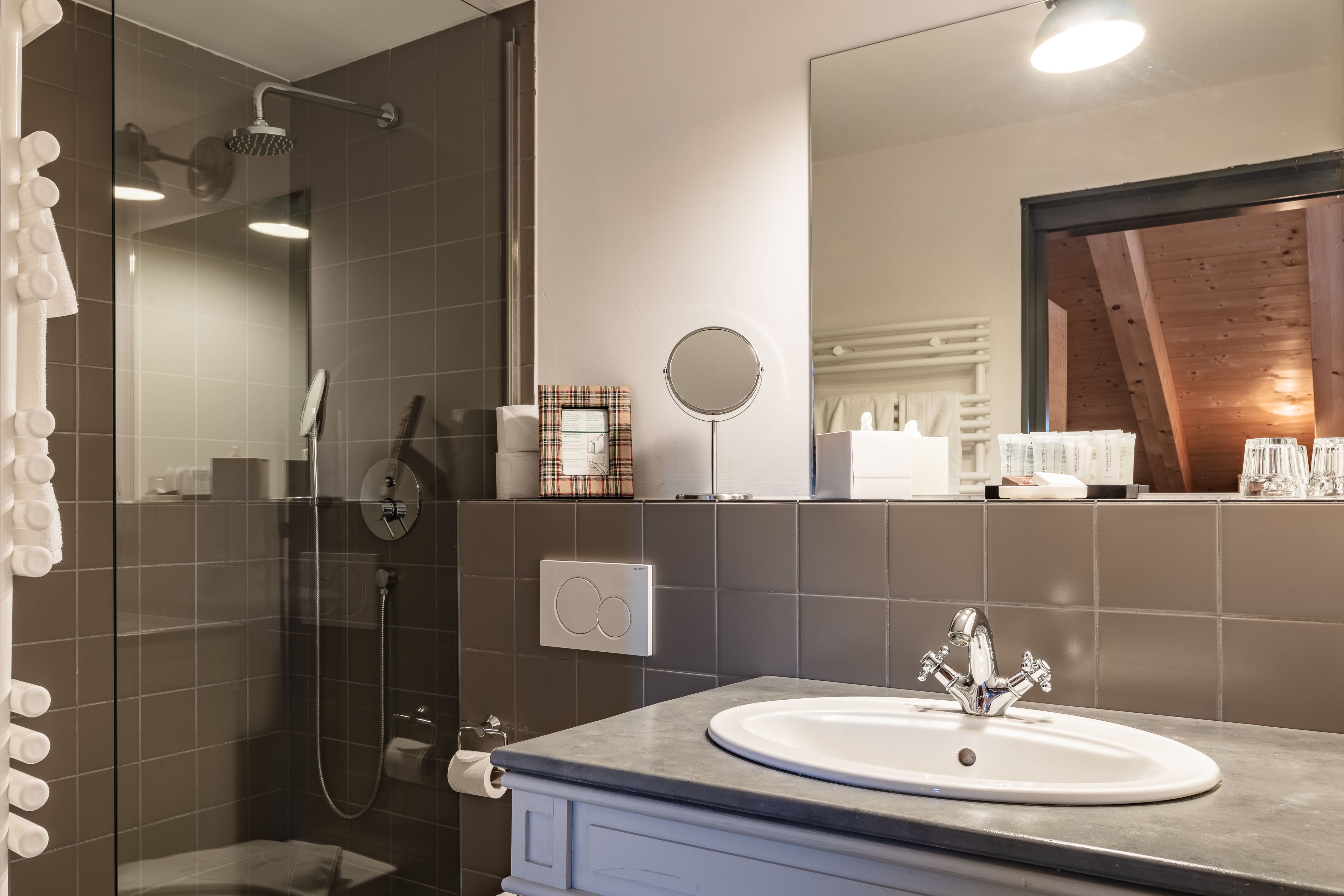 Separate tub and shower, free toiletries, hair dryer, bathrobes