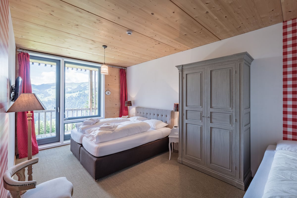 Coffres-forts dans les chambres, Wi-Fi gratuit, draps fournis
