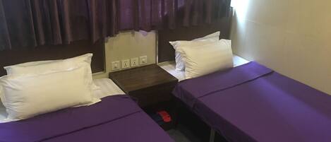 Kahden hengen romanttinen huone (yksi tai kaksi sänkyä) | Ilmainen Wi-Fi