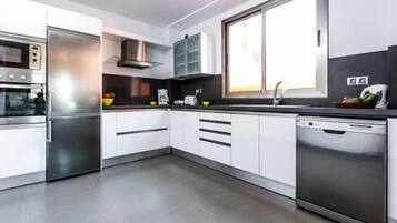 Family Villa, 3 Bedrooms, Private Pool, Resort View | Private kitchen | Full-size fridge, microwave, oven, stovetop