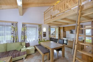 Superior Apartment, 2 Bedrooms, Mountain View, Mountainside | In-room dining - Haus Seifriedsberger (Bramberg am Wildkogel)