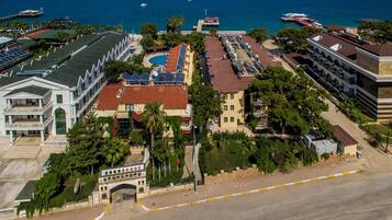 المنشأة من الخارج